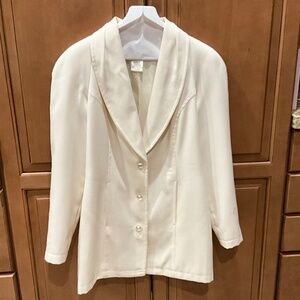 Gorgeous “Apart” 2 Piece Ivory Blazer/Skirt Suit with Pearl Embellishments sz 8